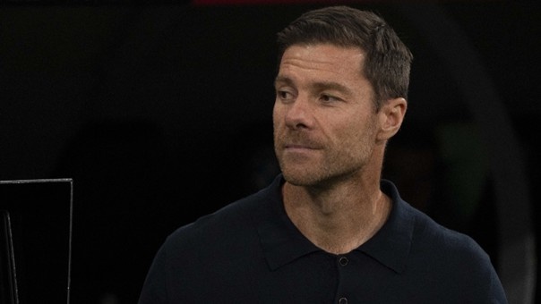 半岛体育官方网站-阿隆索重返雷亚莱竞技场，两位前皇家社会B队主帅之间的战术对决