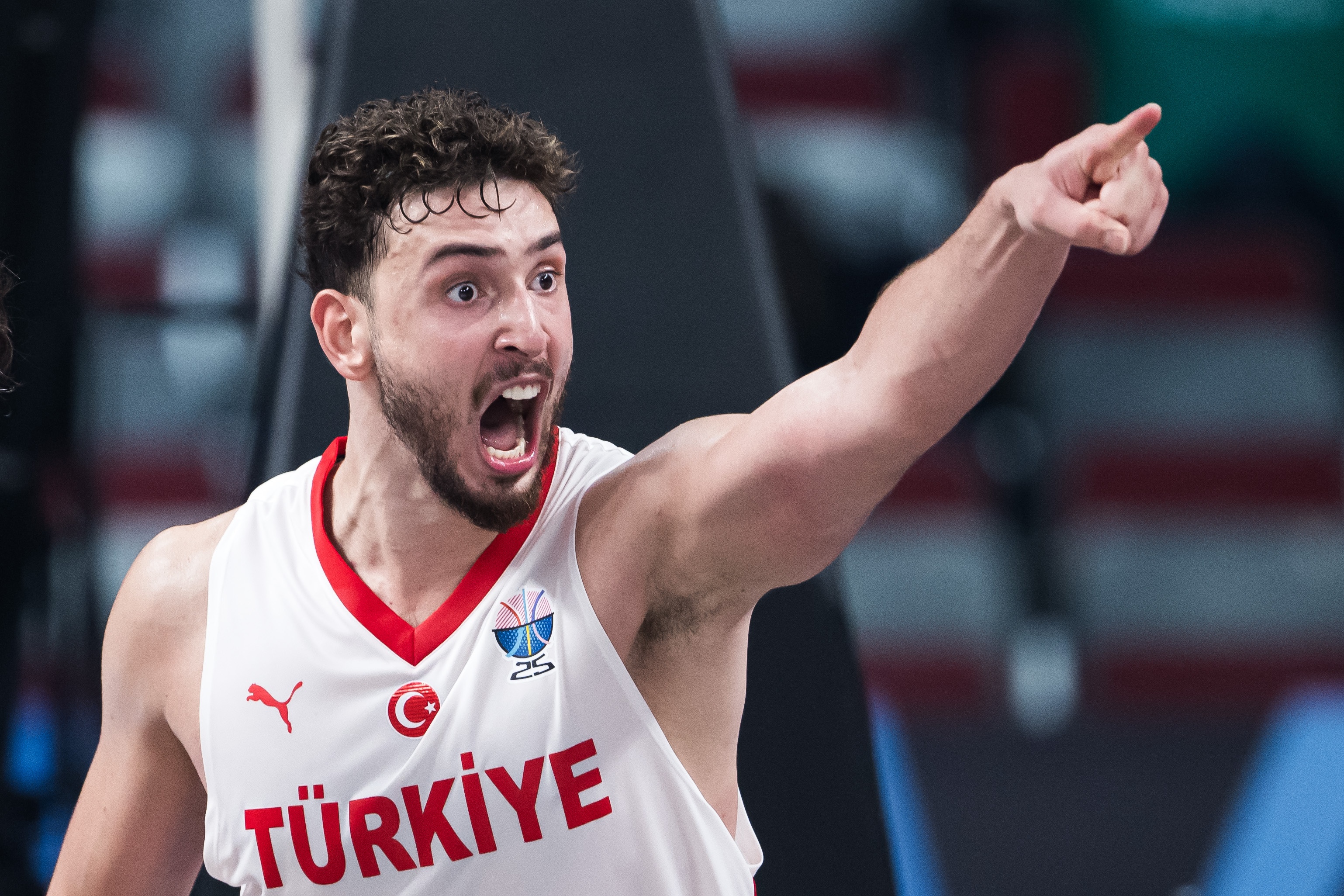 半岛体育官网-土耳其主帅点出优势：申京内线表现超越字母哥