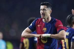 半岛体育官网-莱万谈被多特球迷嘘：球迷该理解我 我对多特只有尊重和美好回忆