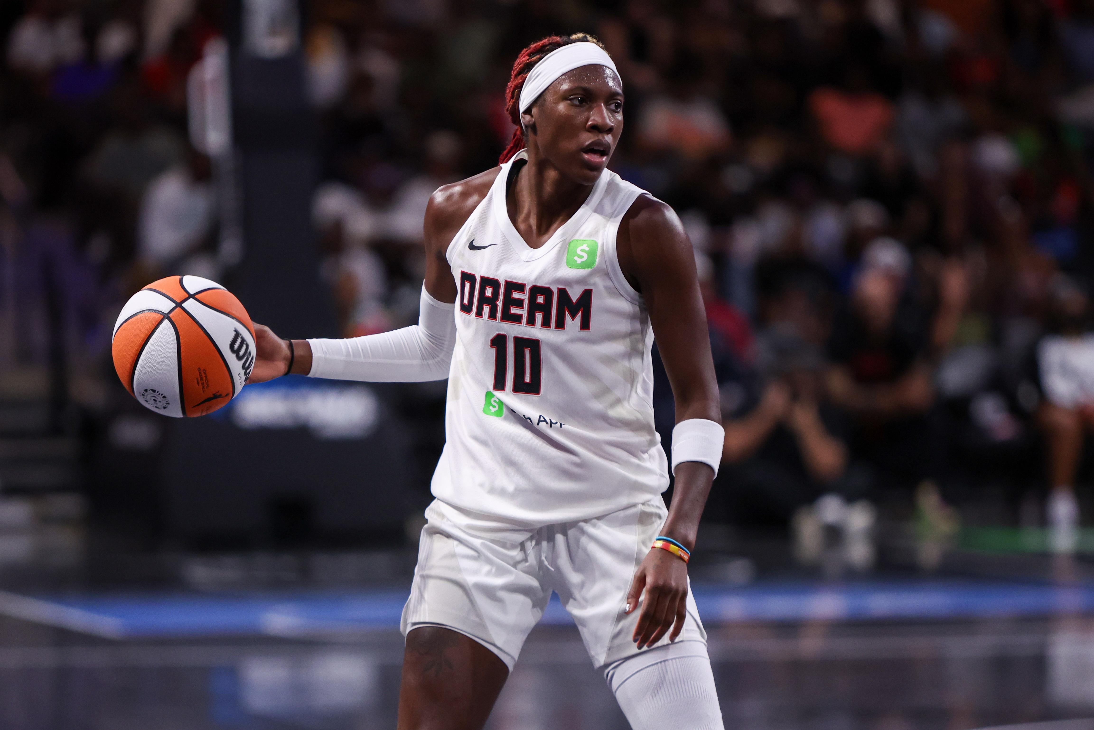 半岛·体育-炸裂！WNBA梦想队瑞尼-霍华德半场15中10&amp;amp;三分10中7砍下29分