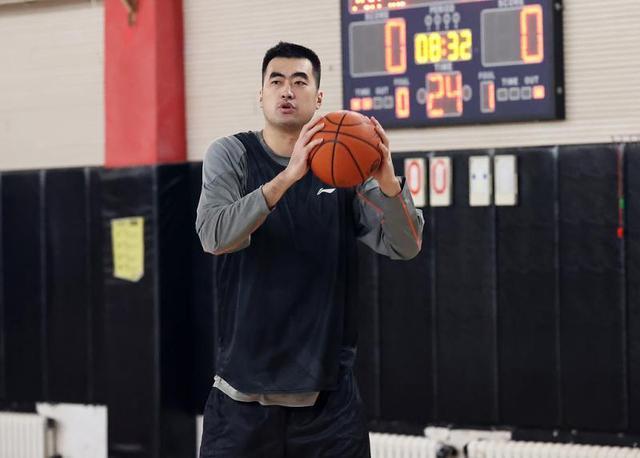 半岛体育APP-CBA｜张兆旭出任宁波队助理教练 将与刘晓宇共同辅佐哈里斯