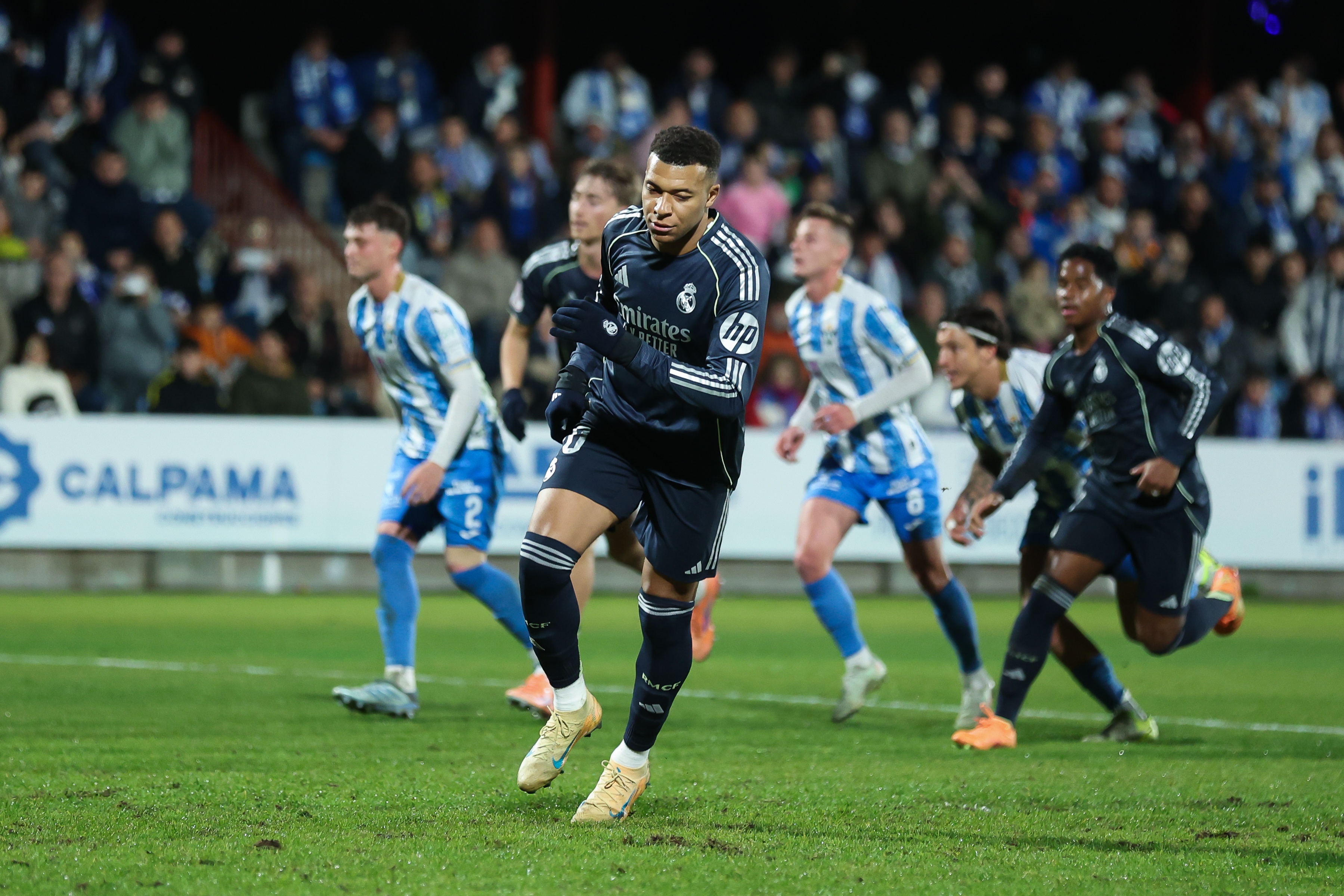 驰援球队！西班牙电视六台：姆巴佩已抵达机场将飞往吉达