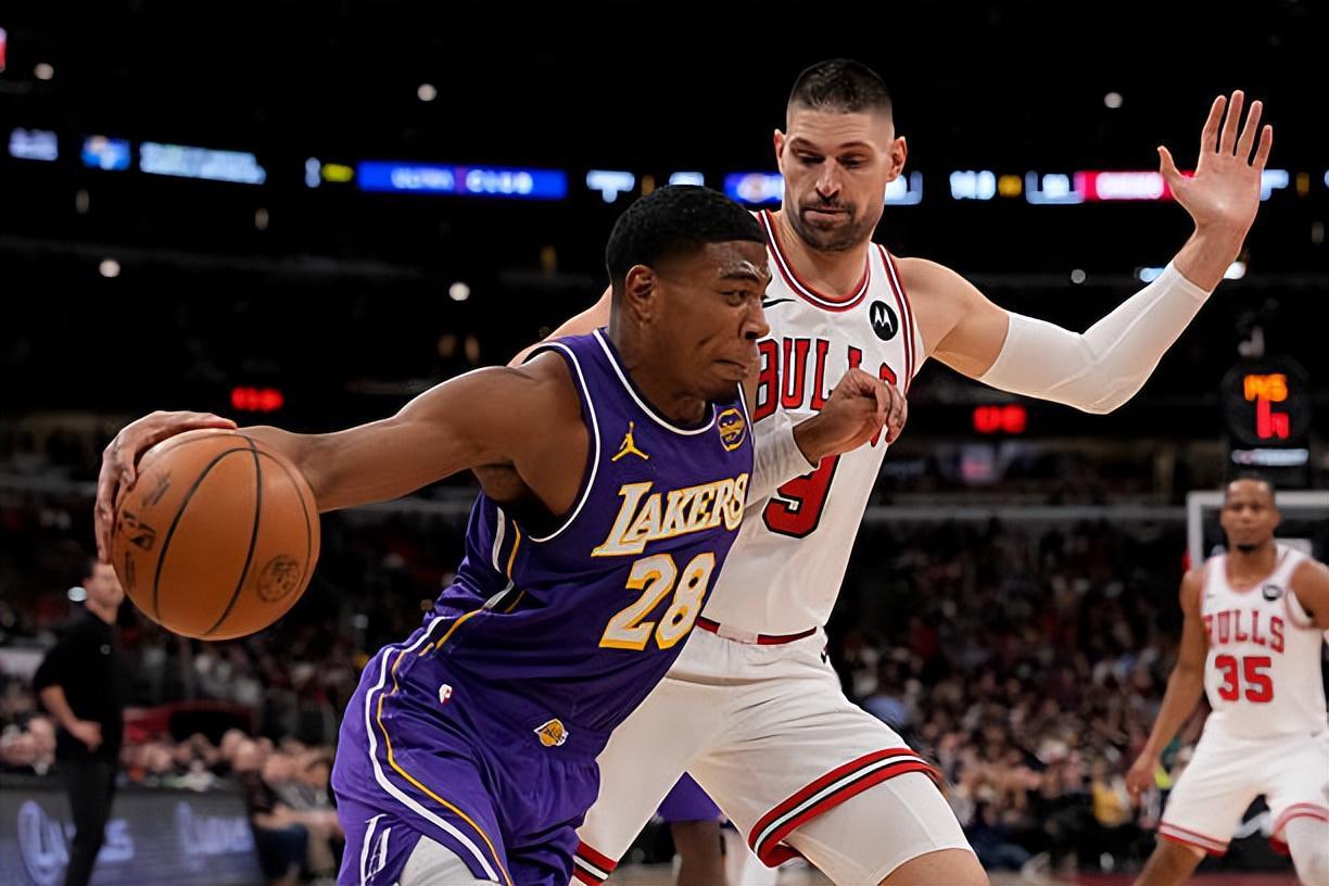 半岛体育官方网站-找回手感拿下了高分！锋线大将的回暖对于湖人来说真是太关键了？